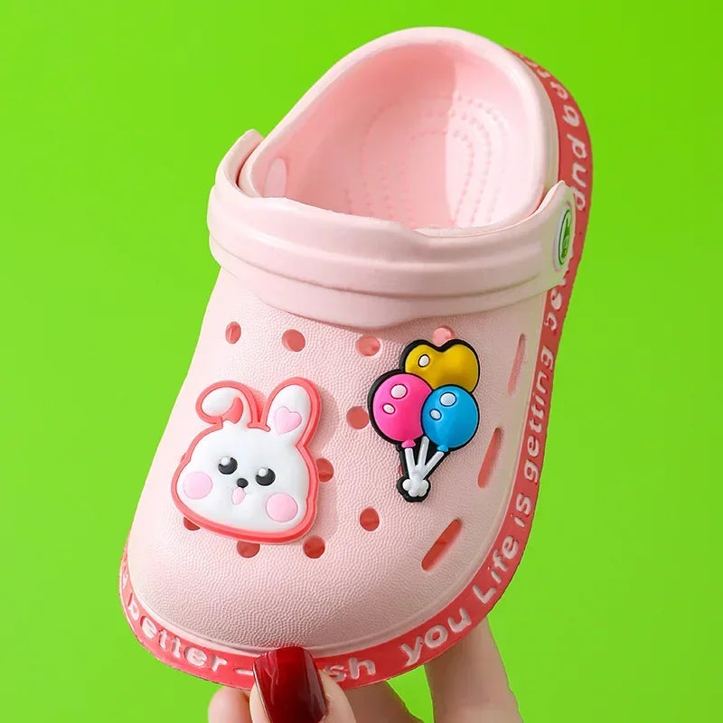 Summer Children Garden Slippers Dziecięce Klapki Plażowe z Motywem Bajkowym – Lekkie, Wygodne i Gotowe na Letnie Przygody